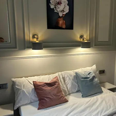 Appartamento Vintage Charm In Old Town Jozefa Sarego A *